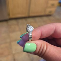 Diamond engagement ring