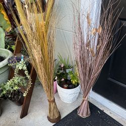 Decorative flower arrangement