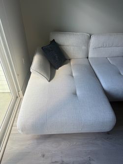 Rooms To Go Sectional w/ Bluetooth Speakers - Easy Garage Pickup!