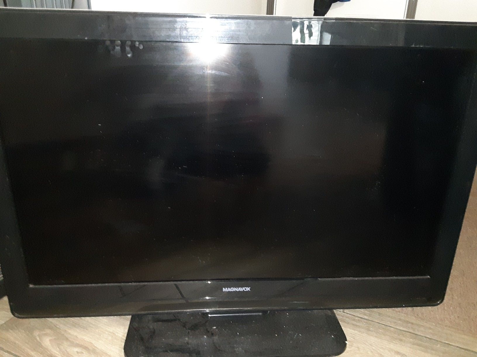 Magnavox 40 inch flat screen t.v. with remote. Great shape works great