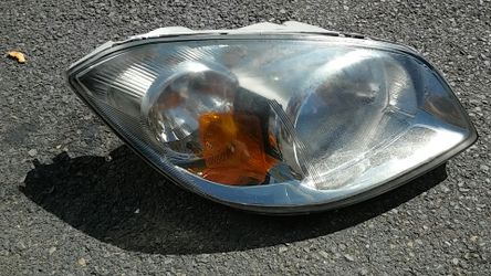 2010 Chevrolet cobalt pasenger side headlight.