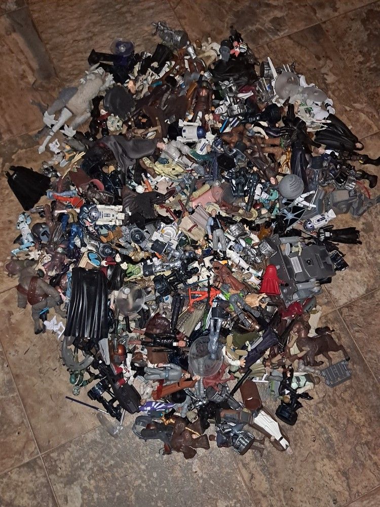 Lots And Lots Of Star Wars Action Figures $500 For All Firm Cash Only