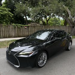 2022 Lexus IS 300 Sedan 4D