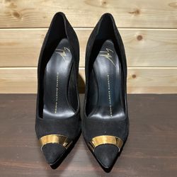 BNWOT  Giuseppe Zanotti black suede pumps with gold metal design size 35 1/2