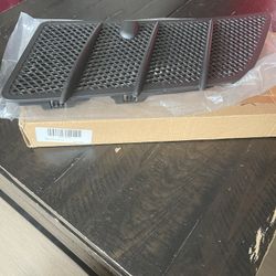 Left  Side Hood Air Vent Grille Trim For 2006-2012 Mercedes Benz W164 ML GL CO