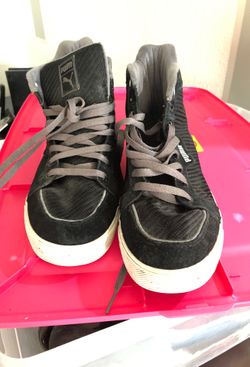 Puma tennis shoes 9.5