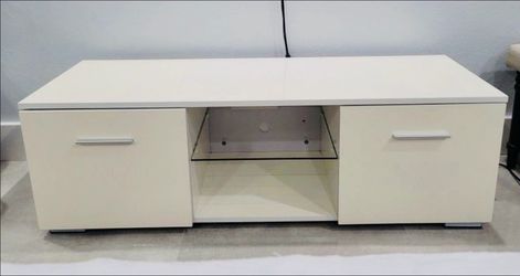 Modern White TV Stand / Entertainment Center – Excellent Condition