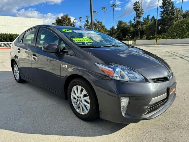 2014 Toyota Prius Plug-in Hybrid