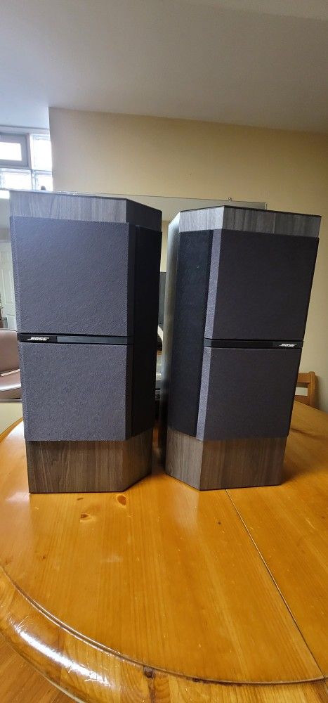 Bose 4001 Direct/Reflecting Speakers
