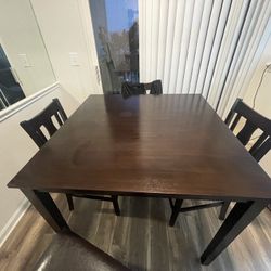 Table/Chair Dining Set