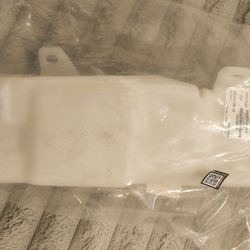 Dodge Ram Windshield Resvoir 