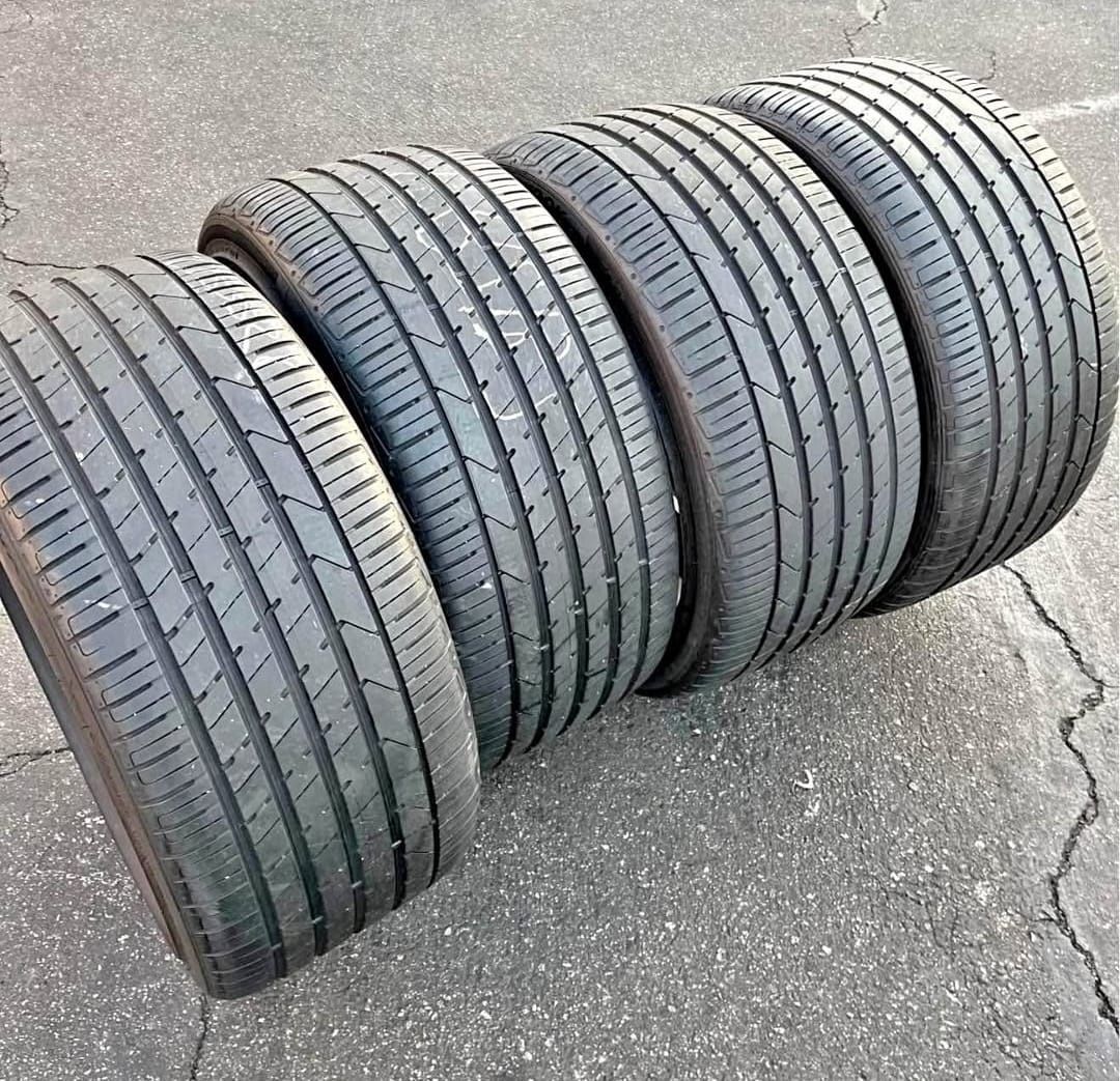 255 40 20 Goodyear Tires Con 80% De Vida Las 4