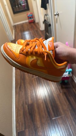 NIKE DUNKS