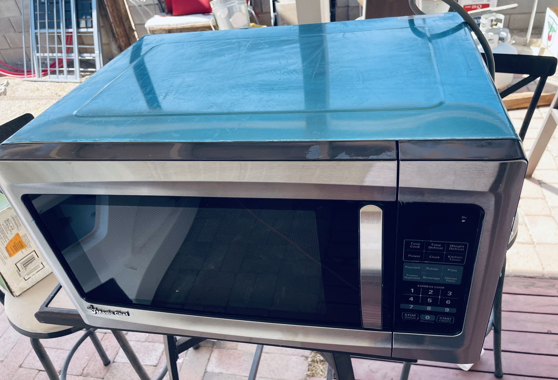 Microwave Magic Chef Over Counter