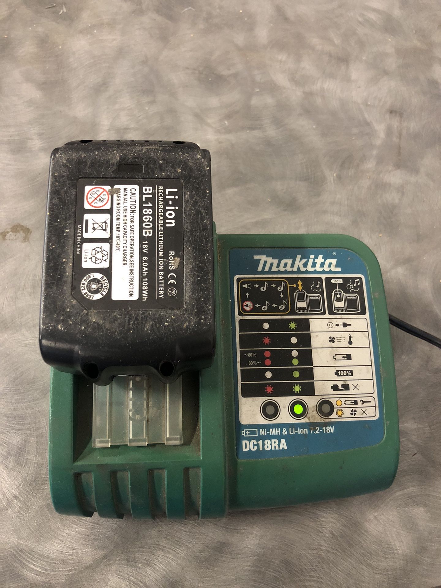 Makita Battery Chargers With 18v Lithium Ion Battery