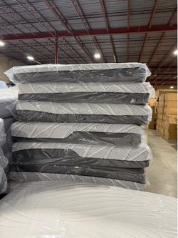 Upgrade Your Sleep with a Brand New queen Size Mattress! 🔥 Experience ultimate comfort, support, and luxury every night. Our new queen Size Mattress 