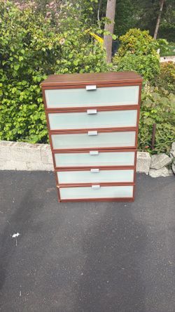 Dresser-free