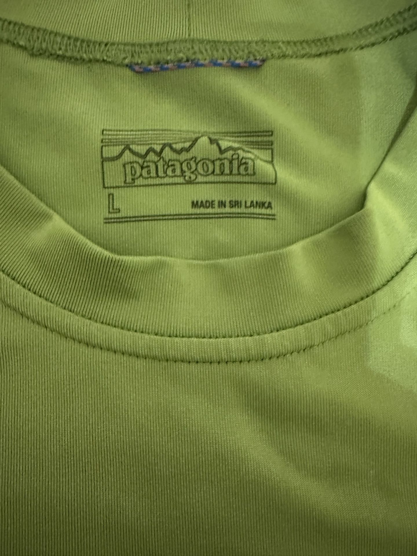 Patagonia sun shirt Size Large