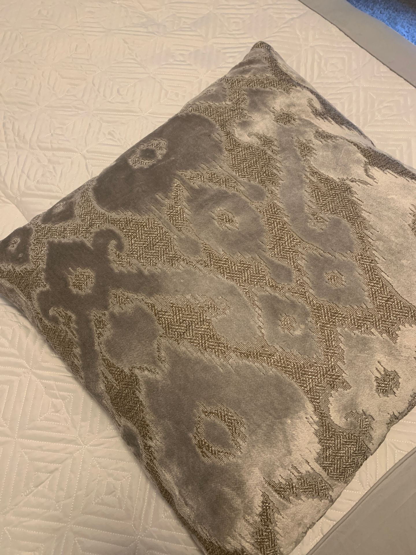 Z gallerie pillows for Sale in Las Vegas, NV OfferUp