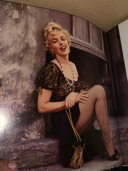 En Excerpt from the rare and vintage book Marylin Monroe
