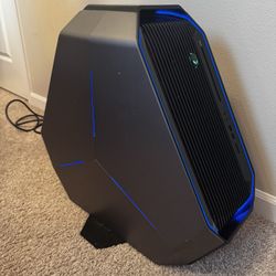 Alienware Triangle Gaming PC