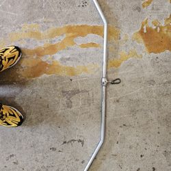 Solid lat pulldown bar