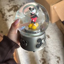 Disney Mickey Mouse Snow Globe – Vintage / Collectible