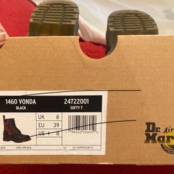 Black  Dr Martin Size 8