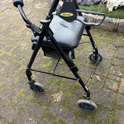 DRIVE Walker with seat and brakes