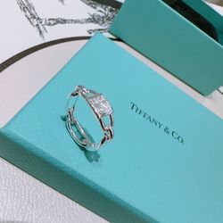 Tiffa ring