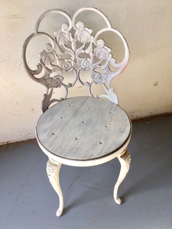 Hollywood regency cast iron chair, vintage 1960s Kessler boudoir, vanity chair, ornate floral, vintage photography prop