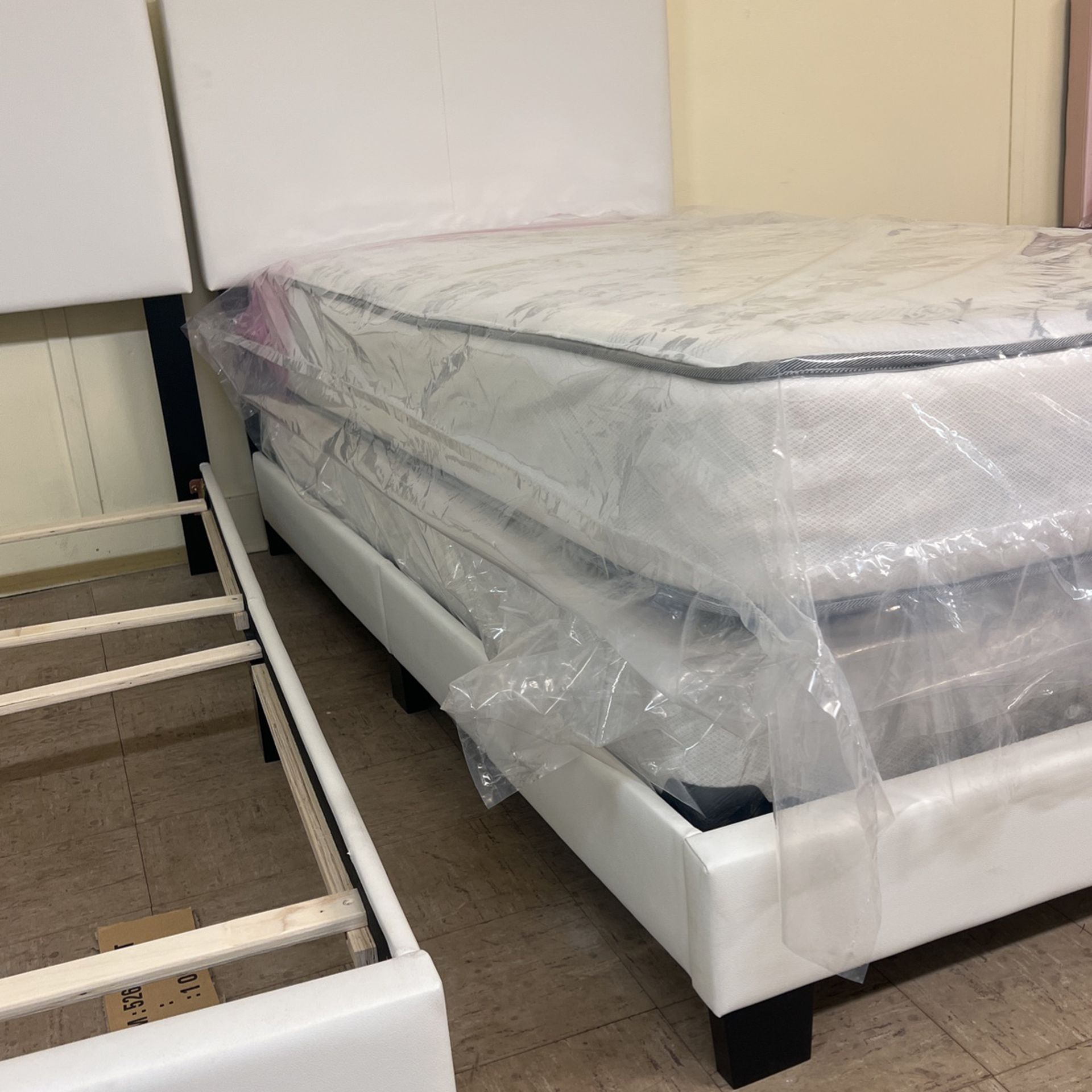 Twin size bed with mattress Set