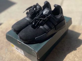 ✨New  Adidas NMD R1 Triple Black