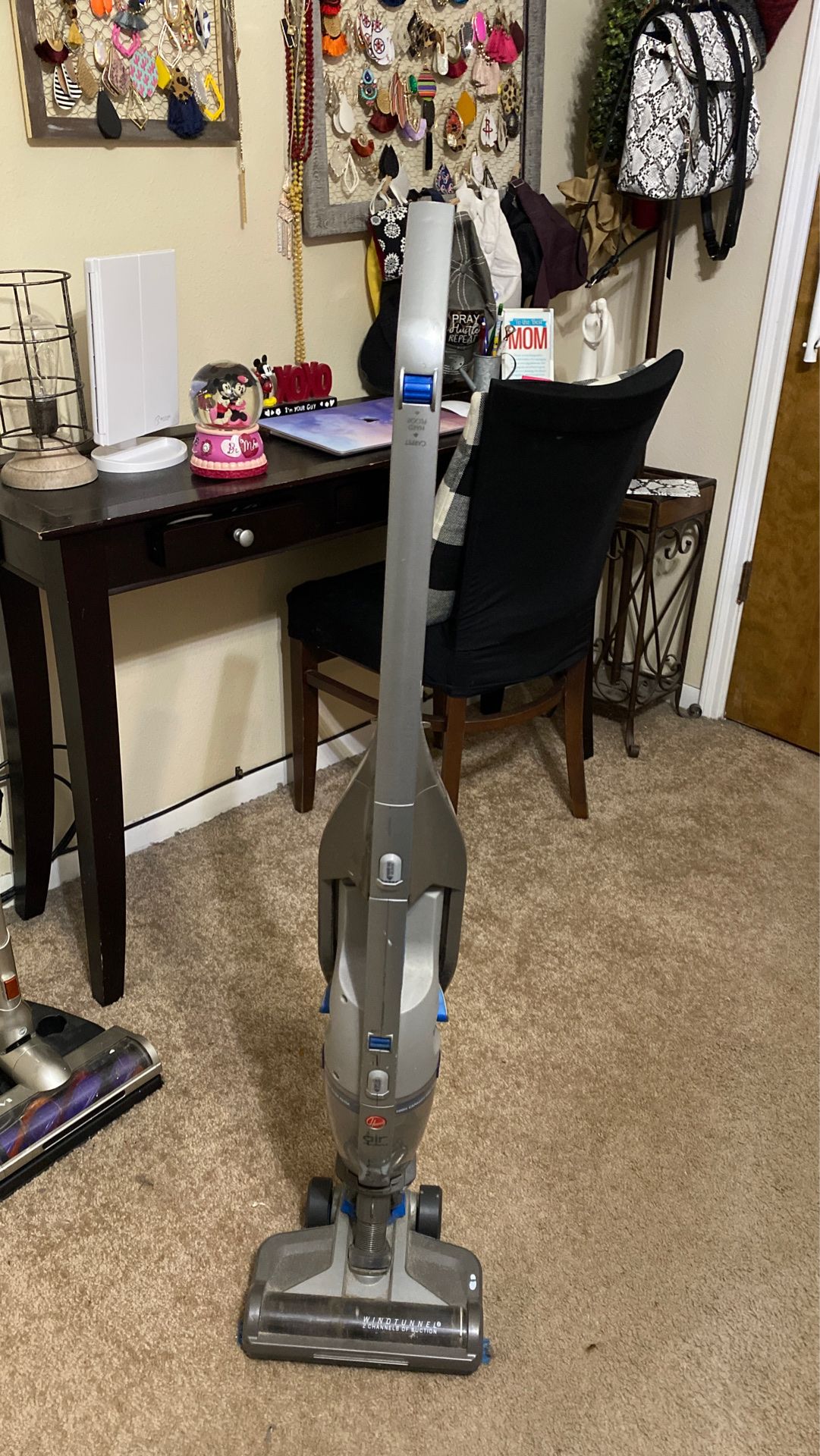 Cordless Hoover hardfloor/carpet vacuum for Sale in Baytown, TX OfferUp