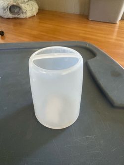 Plastic toothbrush holder