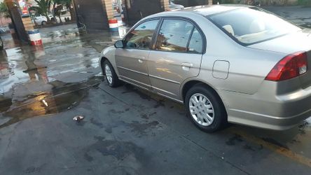 2005 Honda Civic de 4 cilindro de puertas automático salvage millas 142678