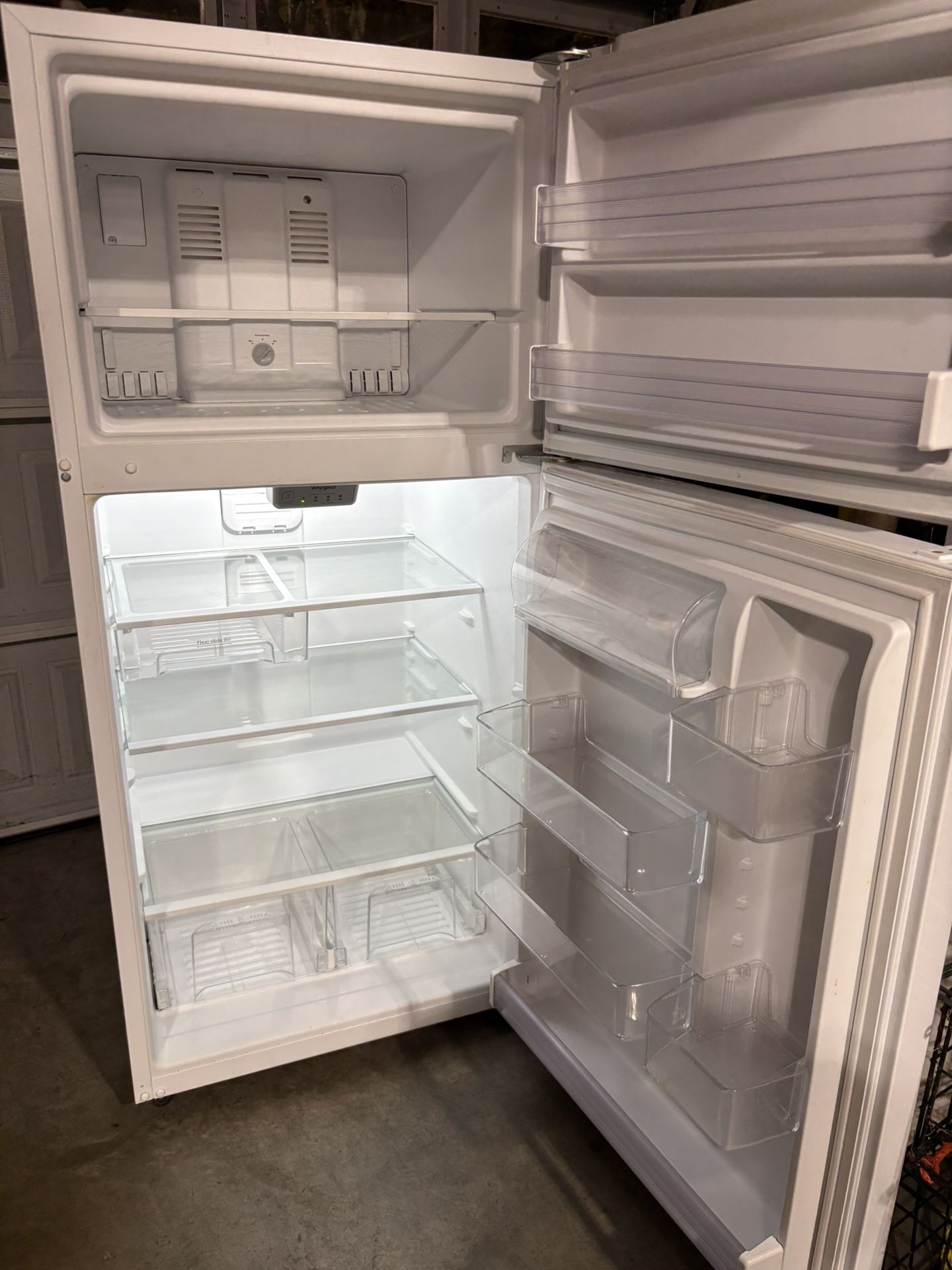 Whirlpool Refrigerator/ Top Freezer - 20 Cu.ft
