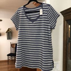 Womens Size 14 / 16 Modern Tee Striped Tunic Length . Brand New With tags.  Made Of 95% Cotton & 5% Spandex .  Brand Venezia (Lane Bryant).  