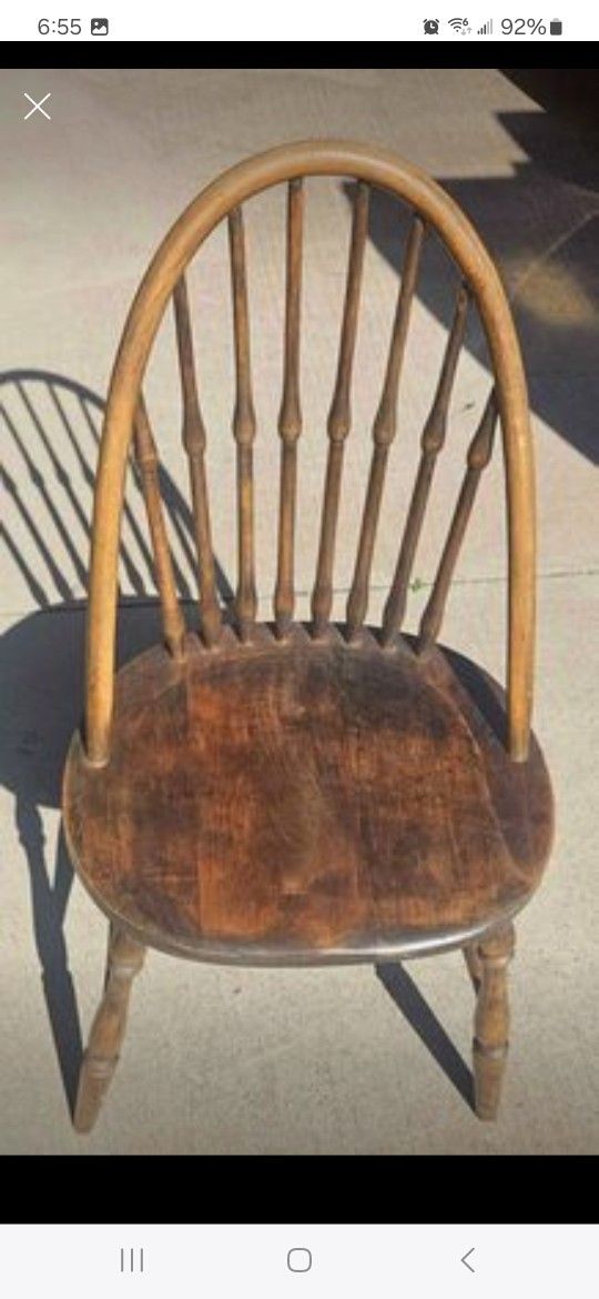 Antique Early American Bowback Oak Spindle Dining Side Chair.