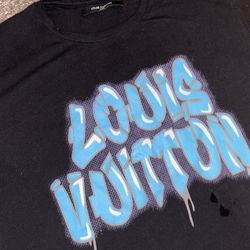 L V GRAFFITI SHIRT SIZE LARGE Louis v