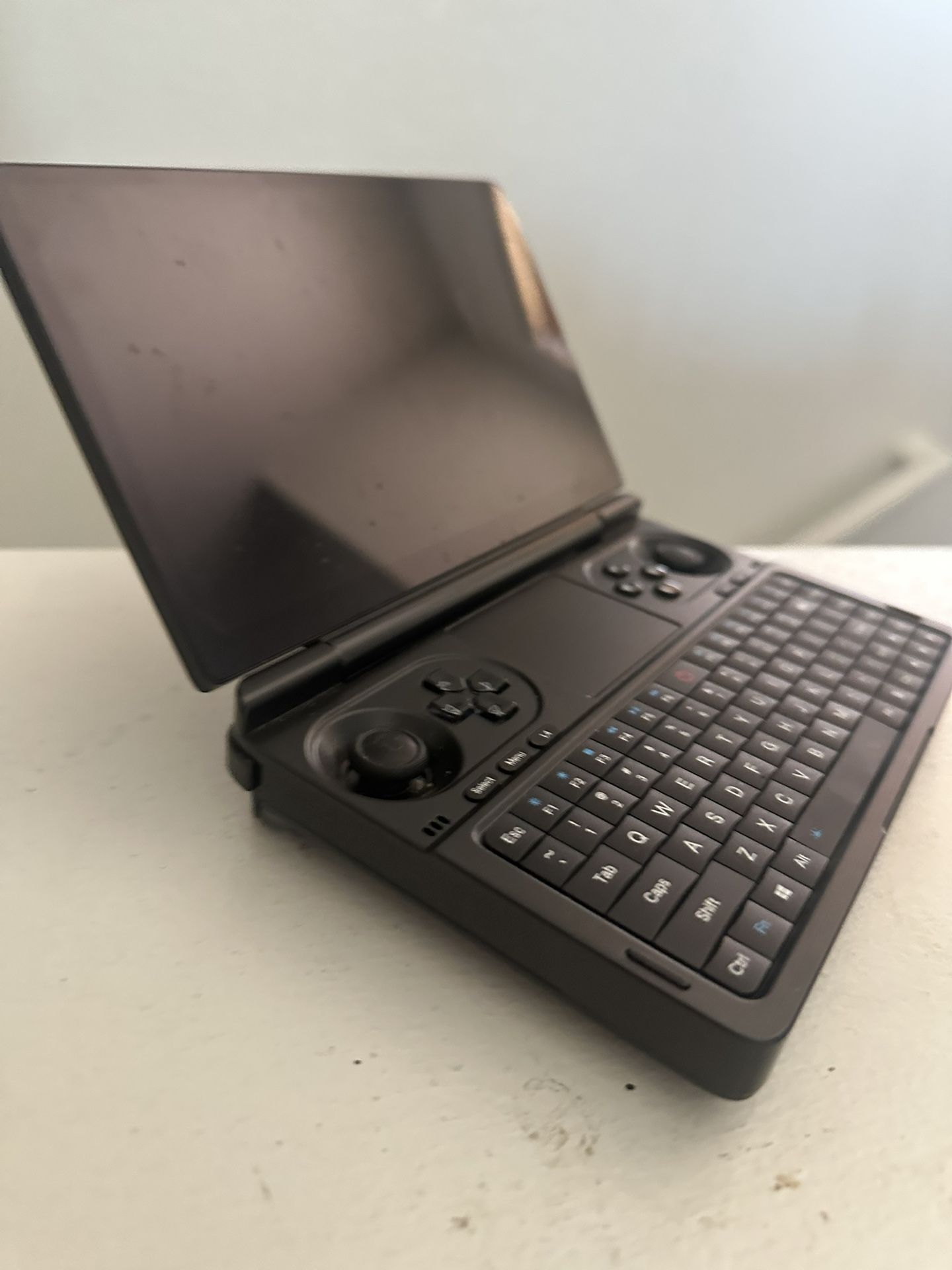 GPD WIN MINI 2024 8840u 32gb/512gb Storage