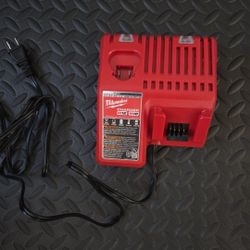 M18/M12 Charger