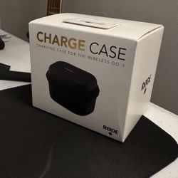 RØDE - CHARGE CASE 4200 mAH Wireless Charging Case for Wireless Go II - Black Model: WIGOIICHARGINGCASE