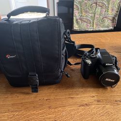 Nikon Coolpix P90 Digital Camera & Carrying Case