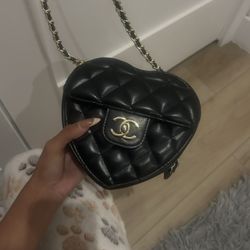 Black heart bag 