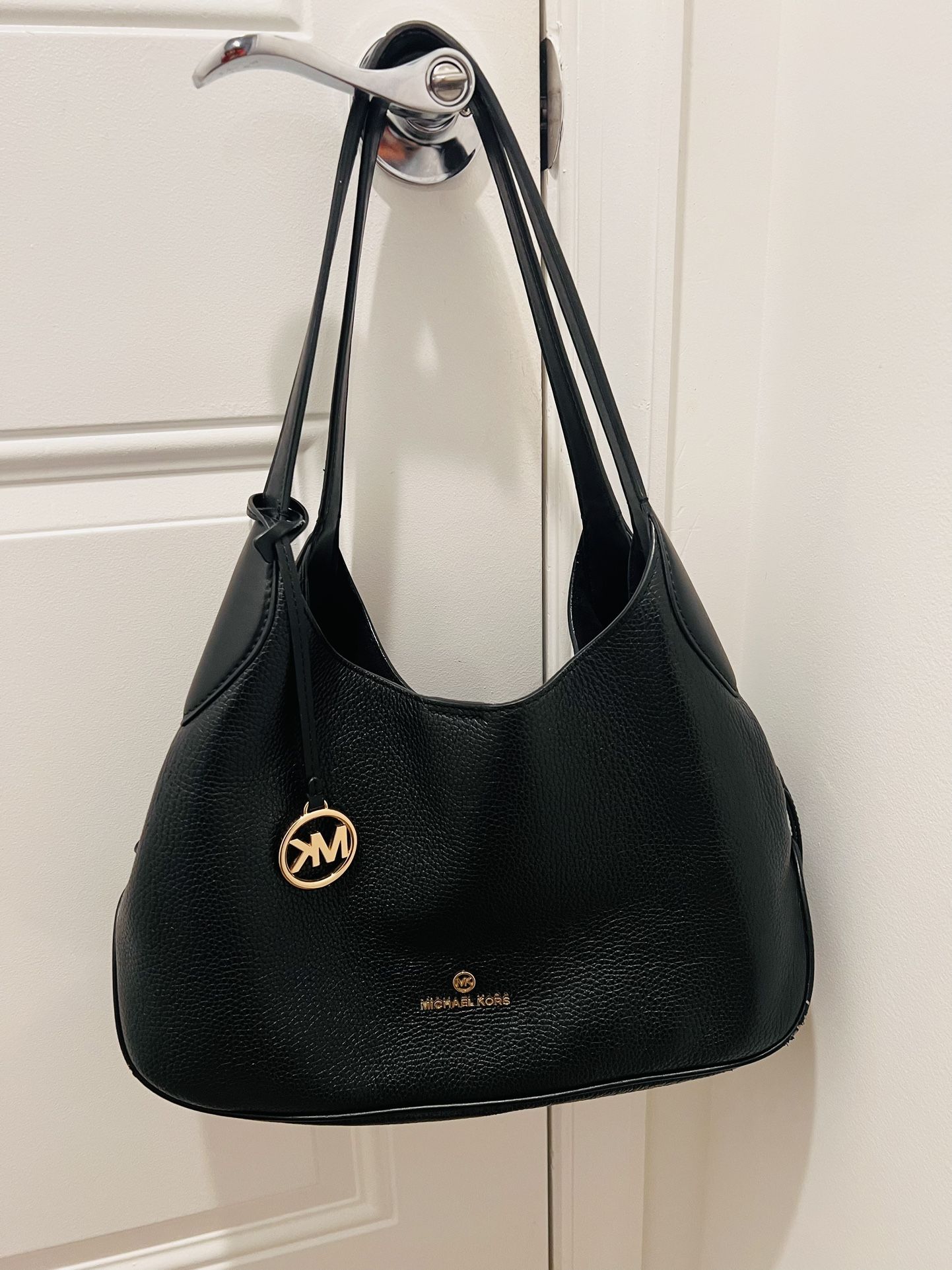 Micael Kors Leather Purse