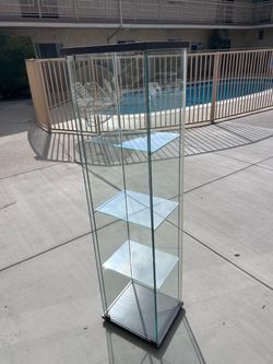 Glass showcase shelve