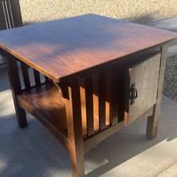 Oak Mission Style End table