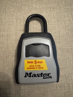 Master Lock key safe, holds 5 keys, combo lock