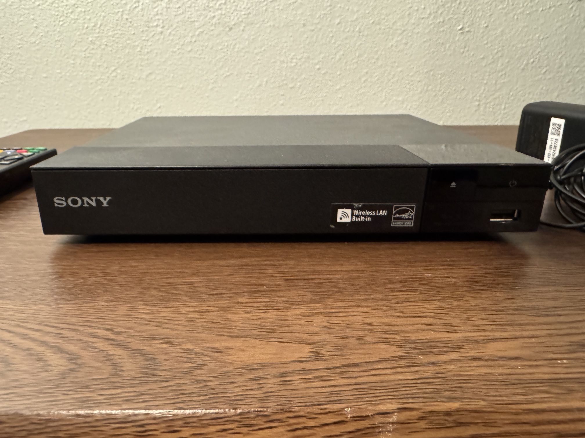 Sony BDP-S3700 Blu-ray Disc / DVD Player with Wi-Fi